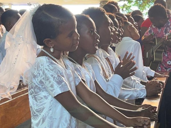 140+ receive first Holy Communion at Holy Cross Cathedral – Solomon ...