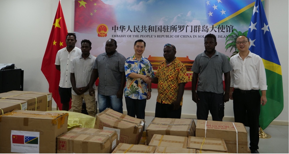 Chinese Embassy donates to Temarae, Paele