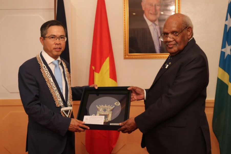 Vietnam envoy presents letter of credence